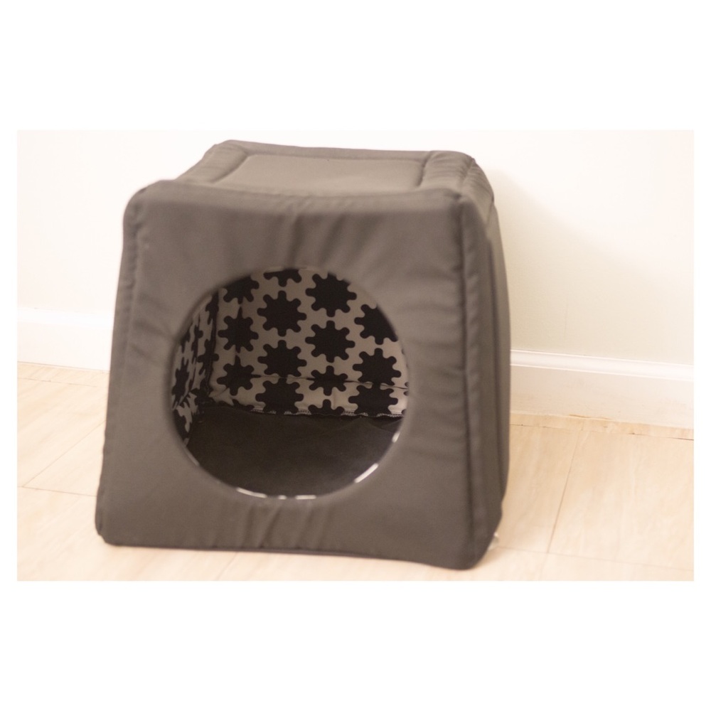 Dog/cat bed cave